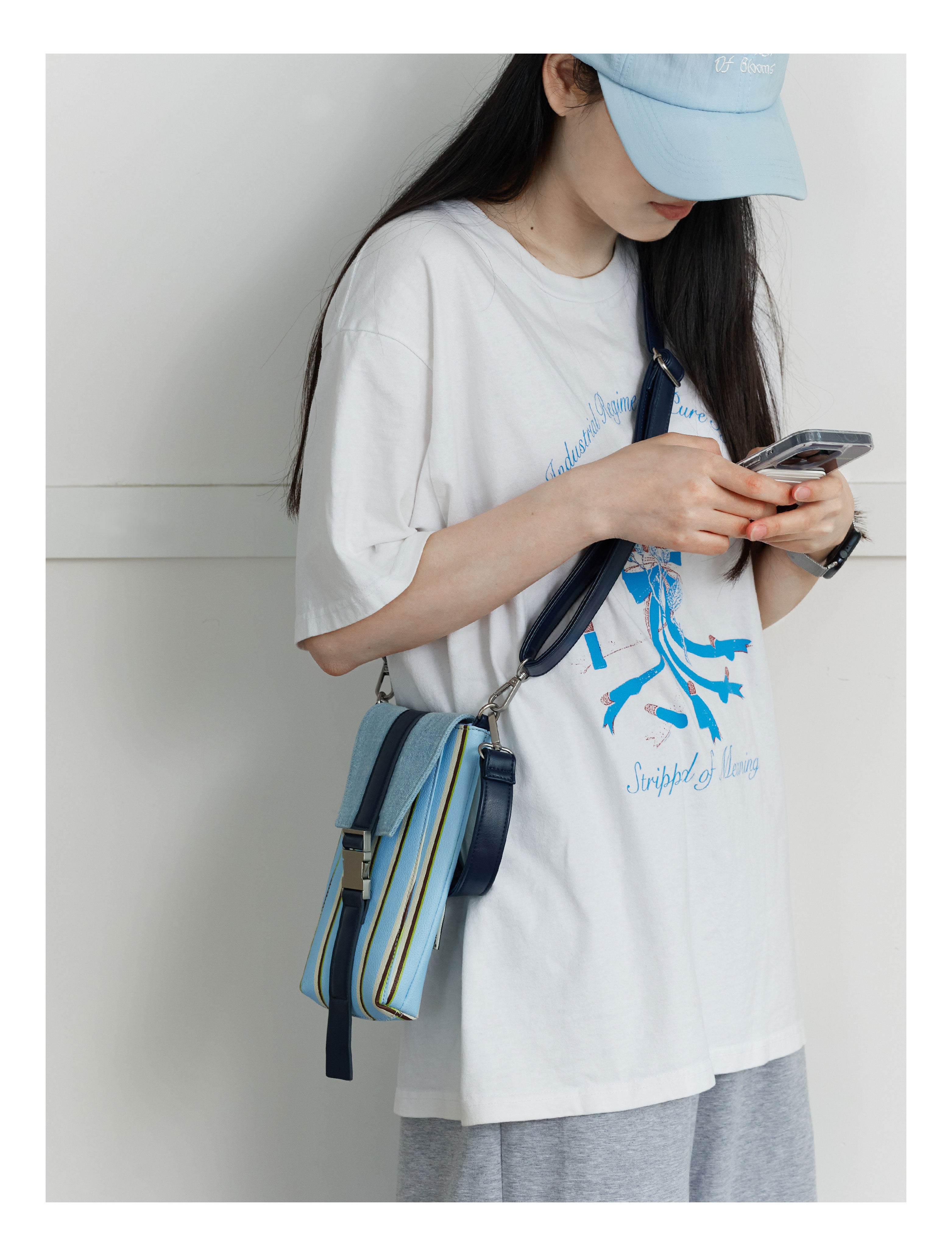 Sac de téléphone rayé