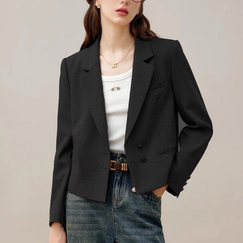Combinaison élégante avec un design minimaliste chic
