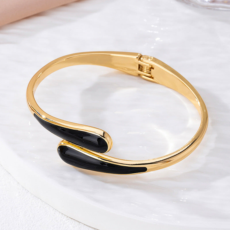 Bracelet en alliage à effet métal pour femmes