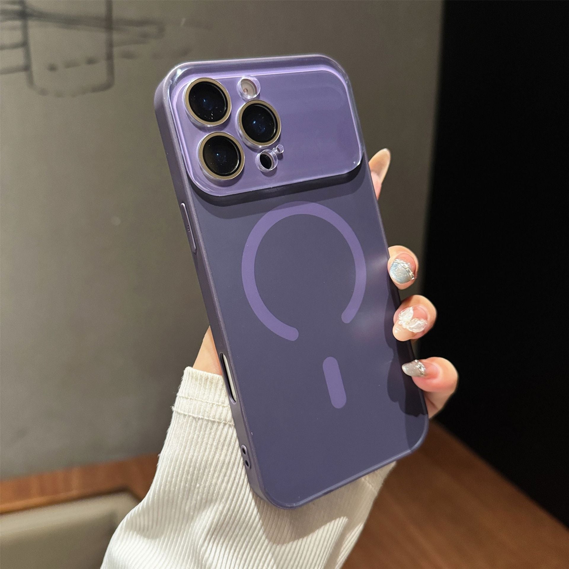 Grande fenêtre cas de téléphone magnétique givré