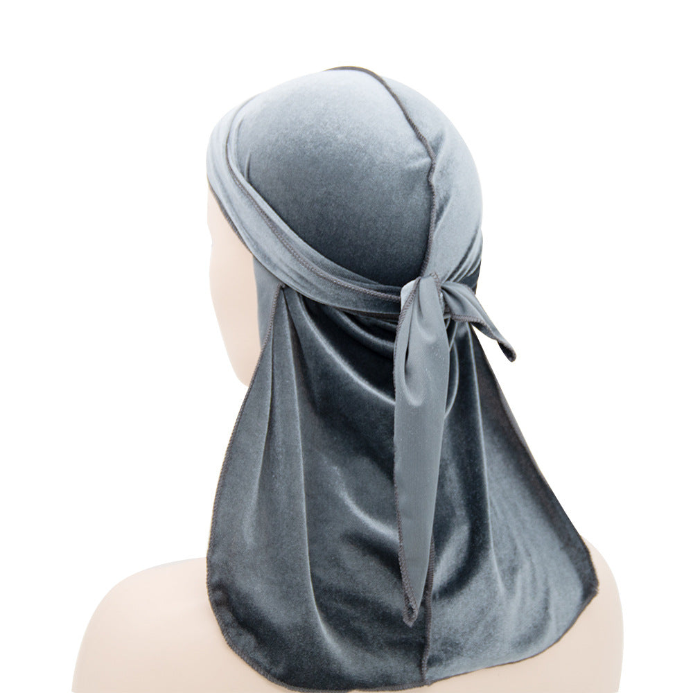Chapeau à longue queue de velours