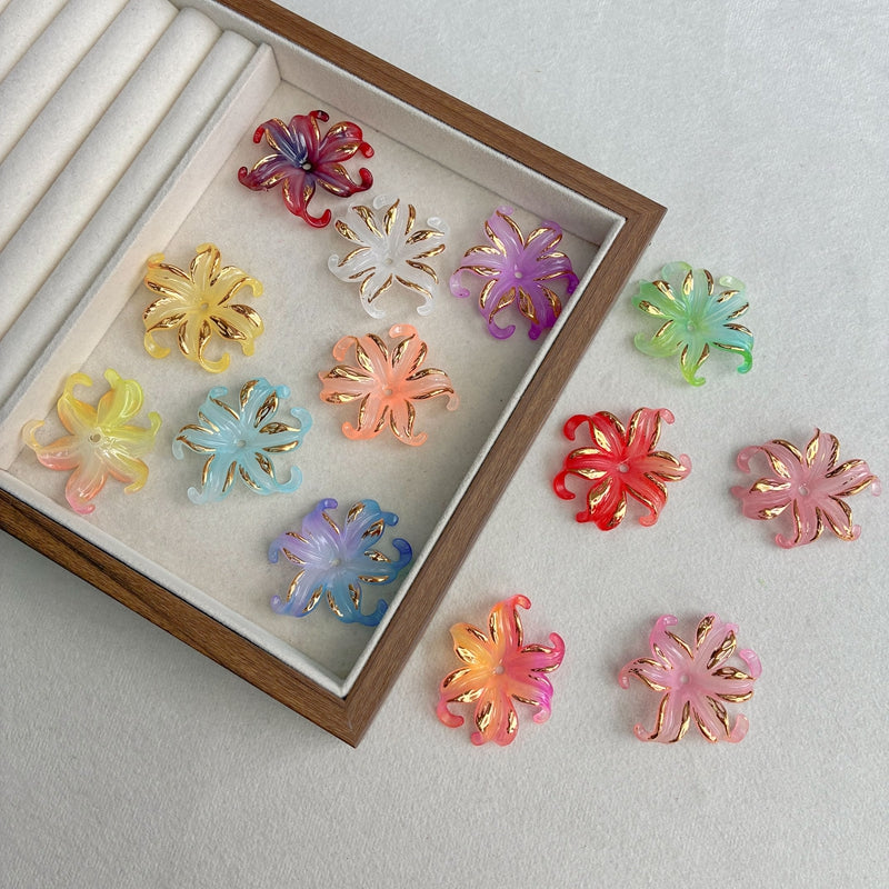Charms de fleurs d'iris acrylique dorés à deux tons