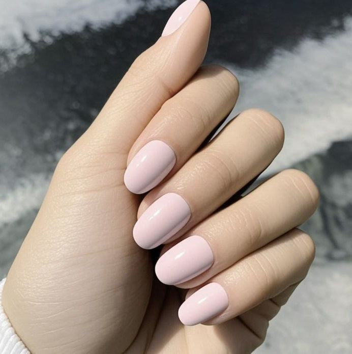 Les ongles artificiels en forme d'amandes longs de couleur solide pour femmes