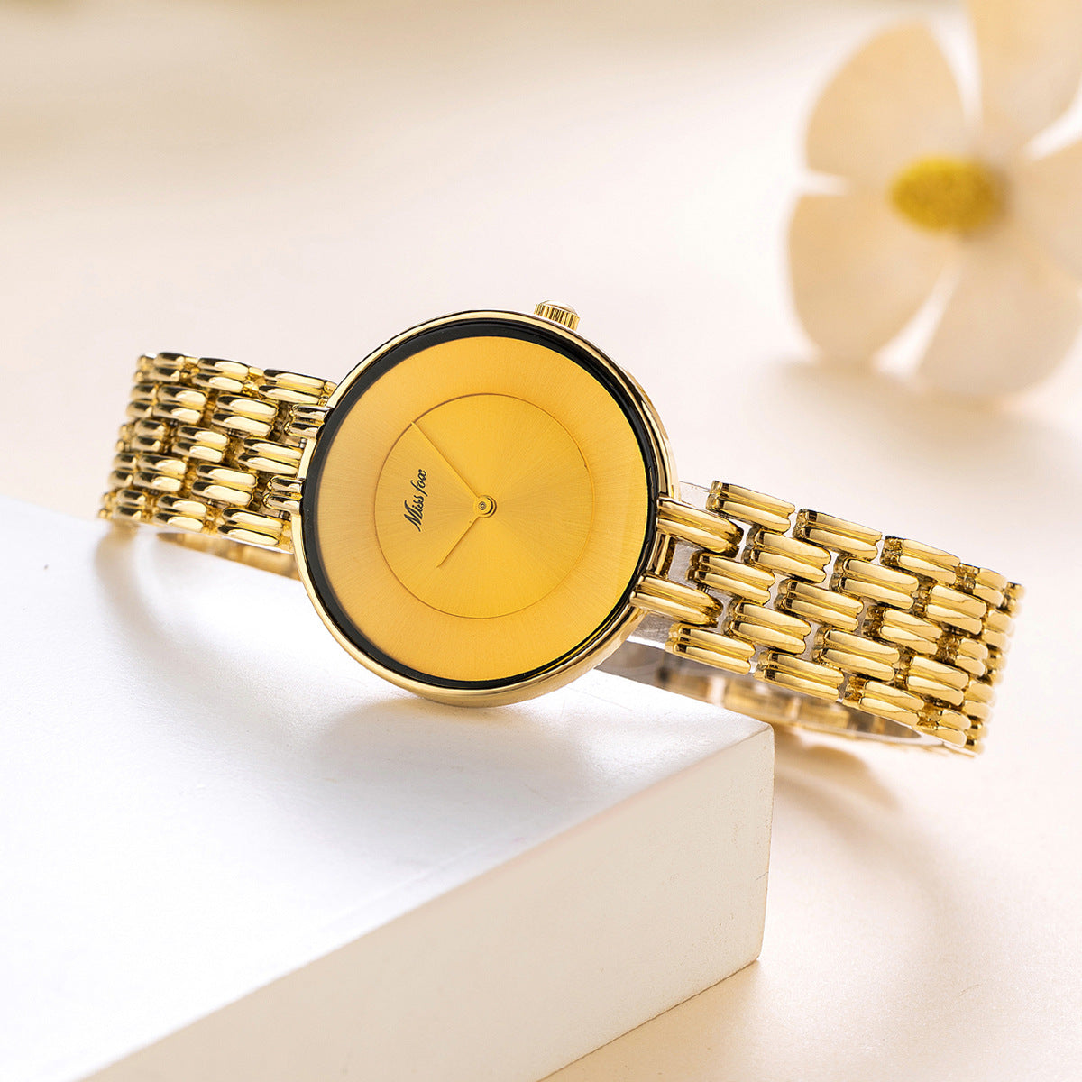 Montre Quartz en or noir simple