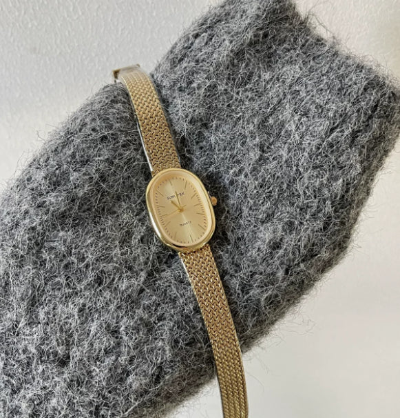 Montre à chaîne élégante de style vintage avec un design mode et Niche