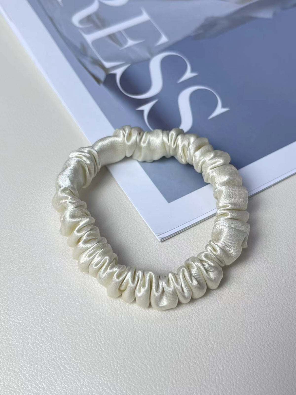 Silk Little Hair Ring Silk Satin Large Intestine Ring ne fait pas de mal à la corde des cheveux traceless