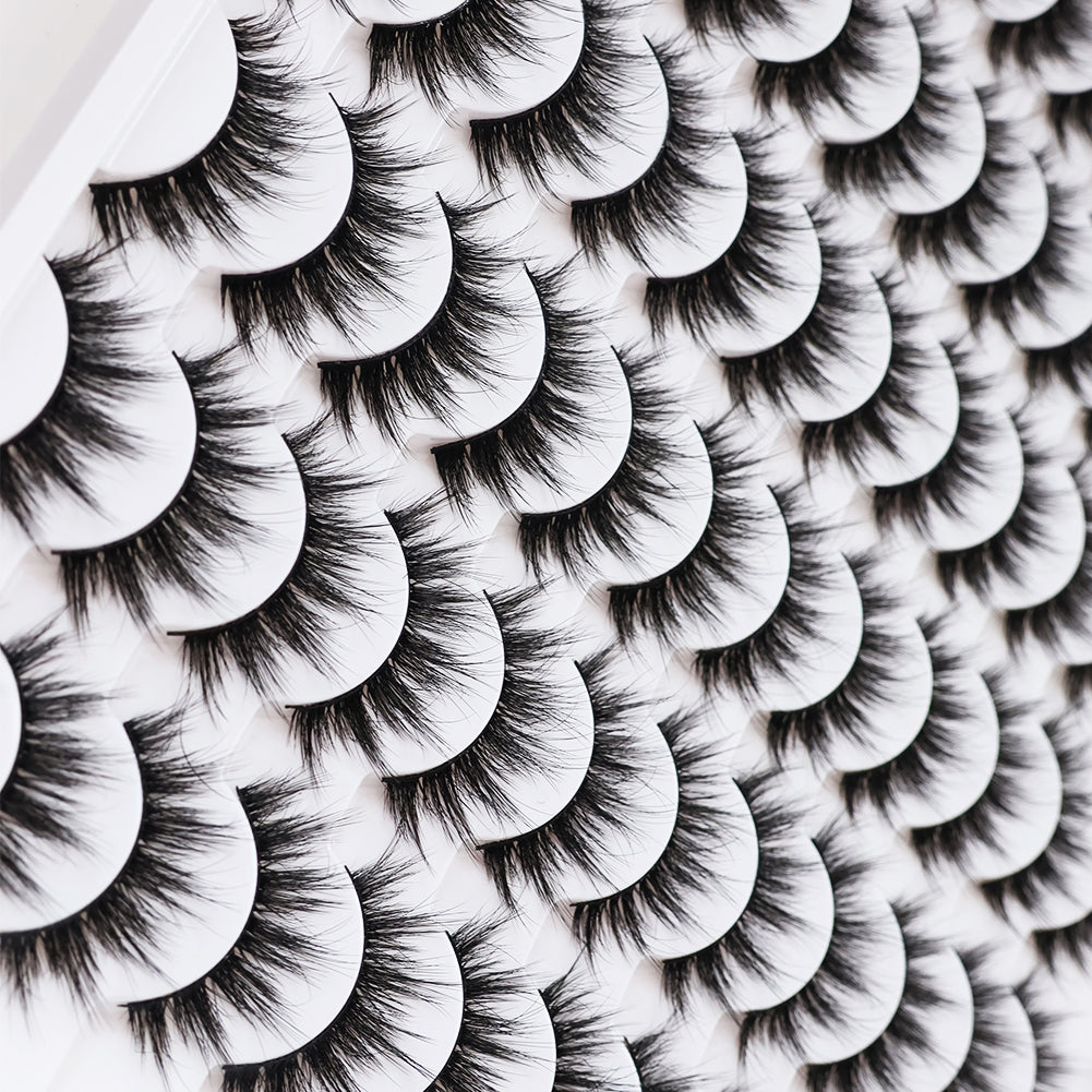 Les faux cils 3D sont multicouches