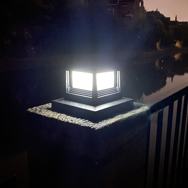 Lampe solaire extérieure Pilier Accueil Cour
