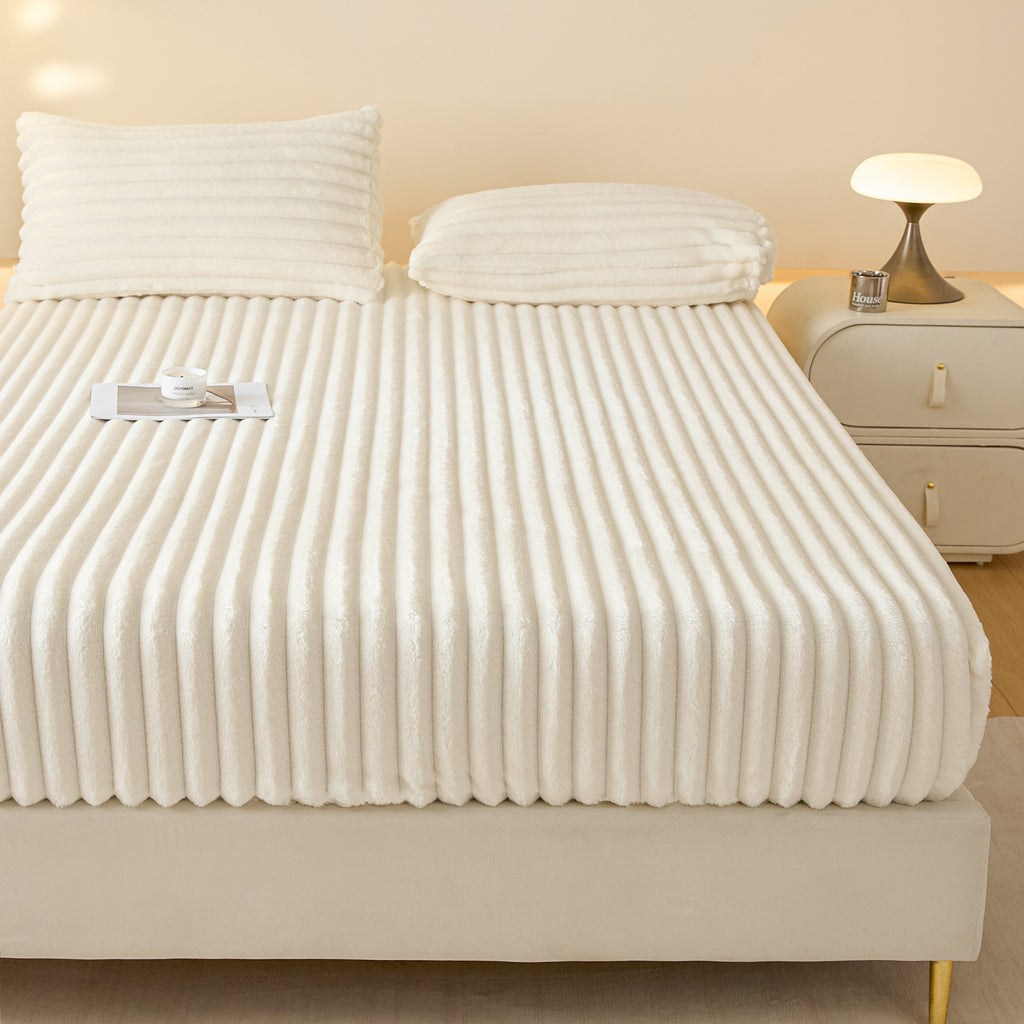 Fleece-lined bed sheet