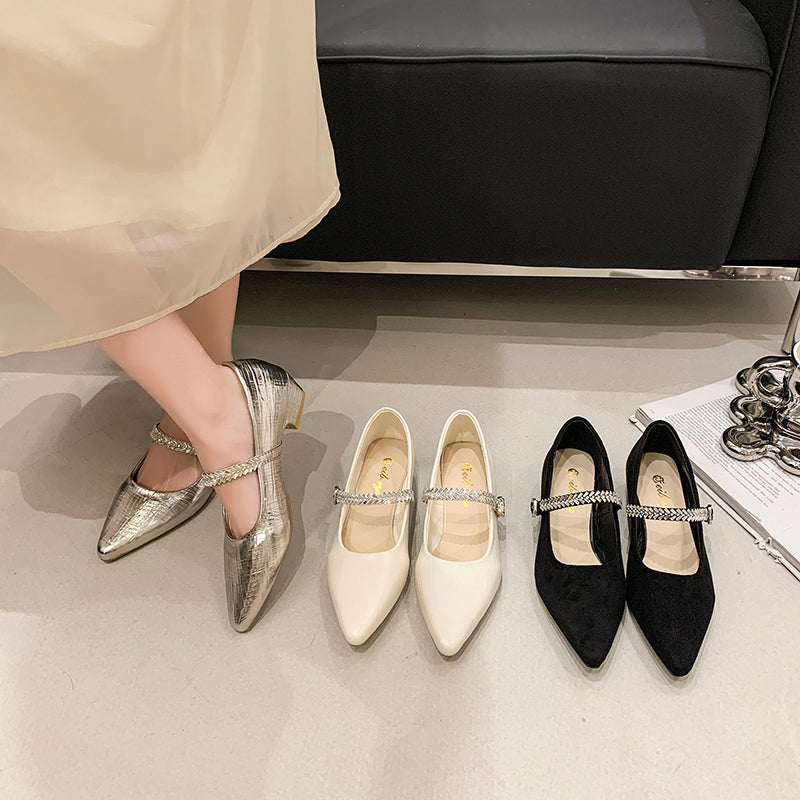 Les talons hauts pointus de fée française