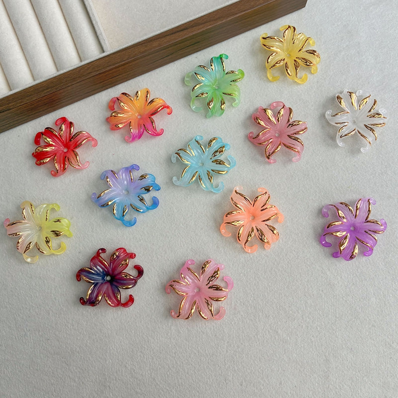 Charms de fleurs d'iris acrylique dorés à deux tons