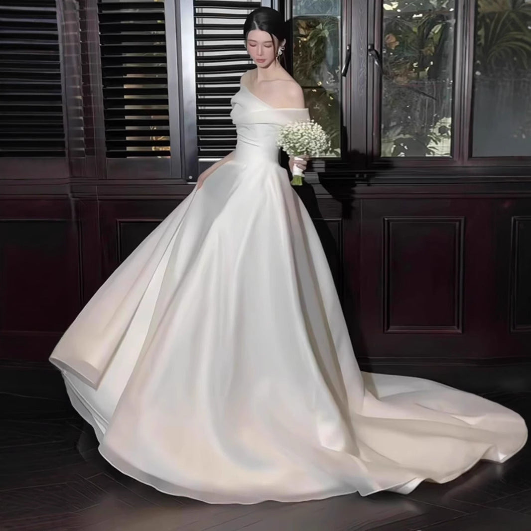 Élégante Satin hors-épaule robe de mariée légère simple et sophistiquée