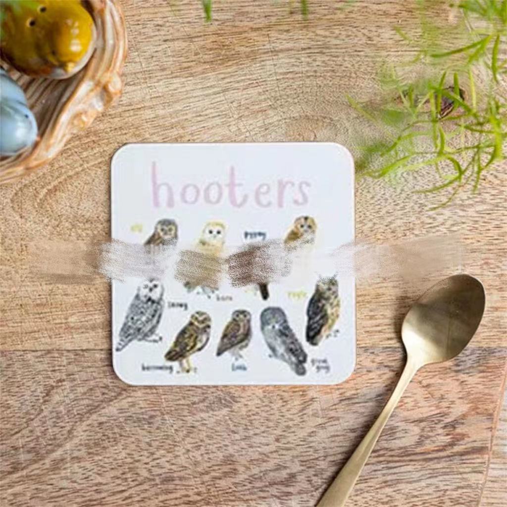 Sous-verres de pun d'oiseau Fun Square Boissons sous-verre pour enfants Tapis de coupe en bois et PVC Accueil Kitch