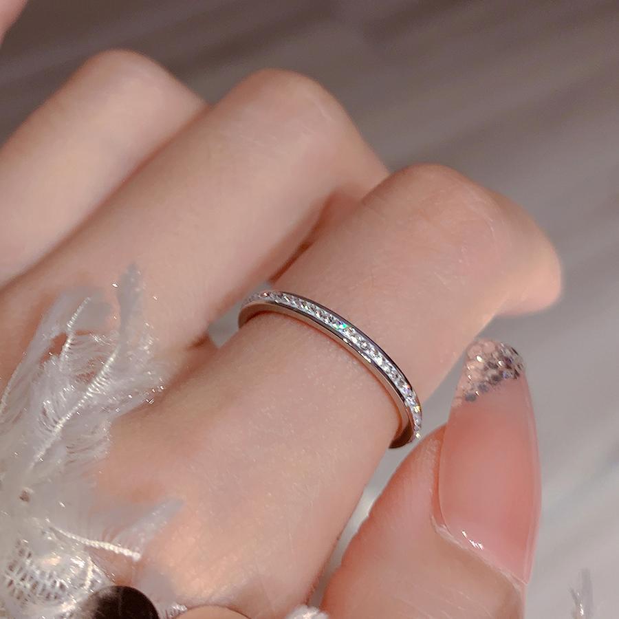 Titanium Steel Baby's Breath Star Row Diamond Ring Femme Mode Tempérament Bijoux Tous