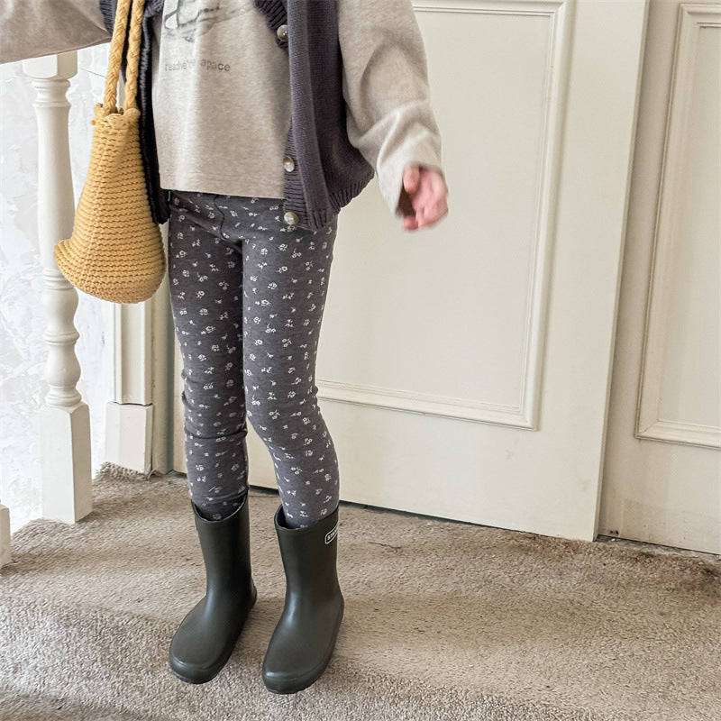 Pantalons élastiques brossés à base de pied de bouche serrée de bébé