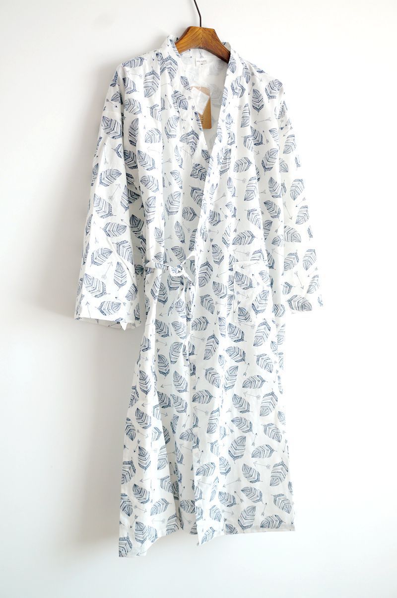 Maison de mode pour hommes porter une chemise de nuit en coton
