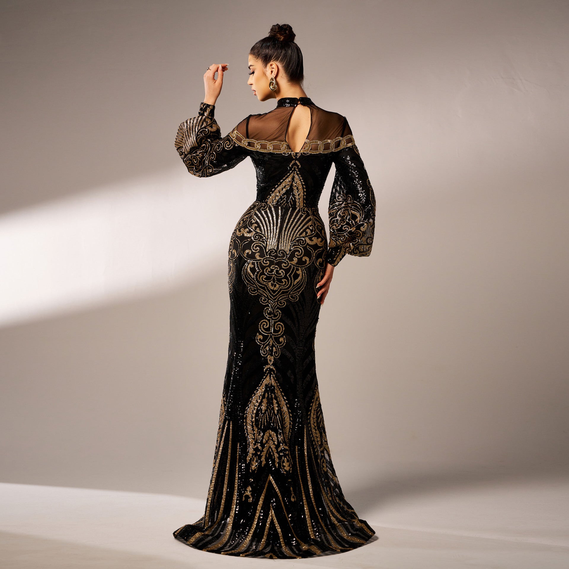Robe de soirée en queue de poisson à manches longues à cou rond