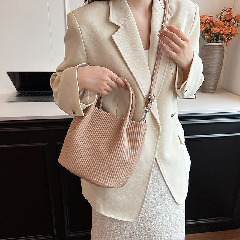 Sac transversal casual rétro chic à large bande pour femmes