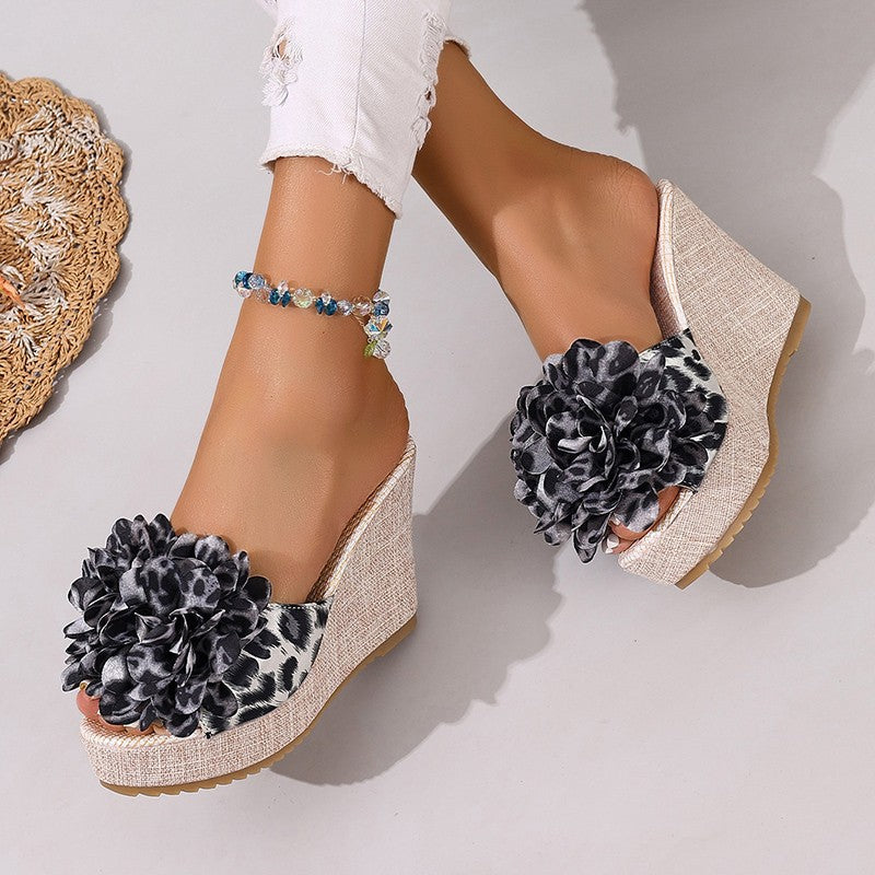 Pantoufles pour femmes Commerce extérieur Sandales robustes à semelle épaisse Heel Plus-Size