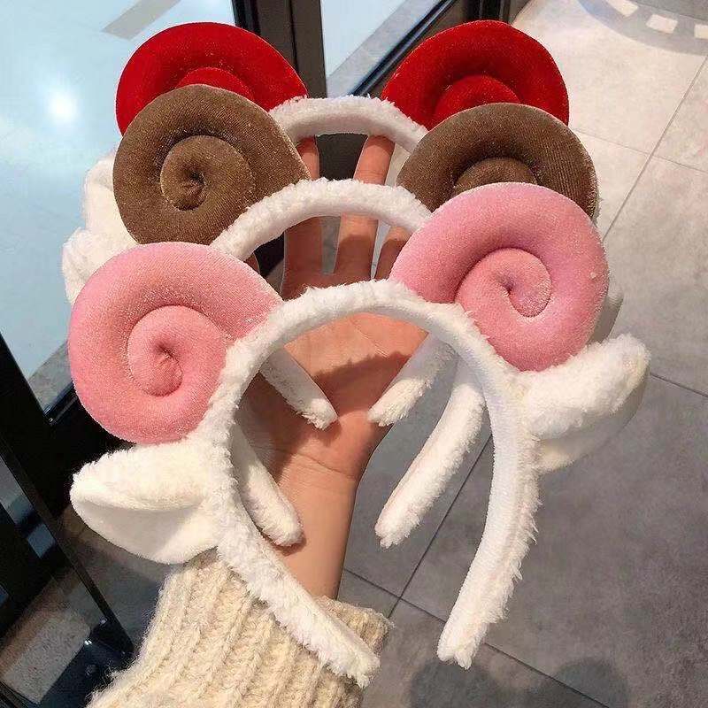 Coincer mignon en peluche de moutons