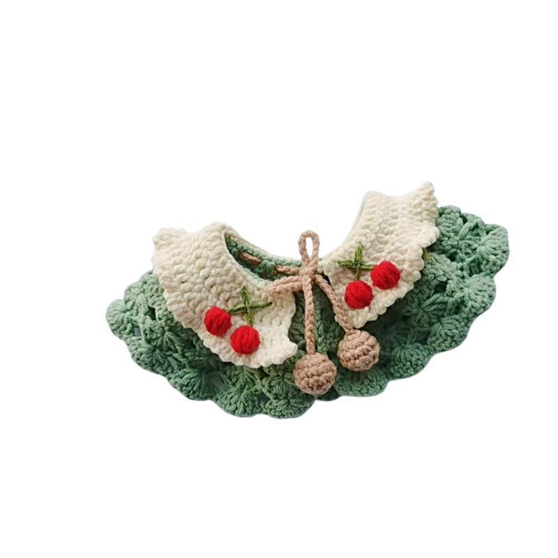 Petit Bib de Drool à base de cerise pour chats et chiens