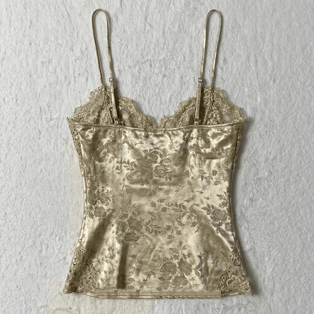 Camisole en V en dentelle douce et attrayante