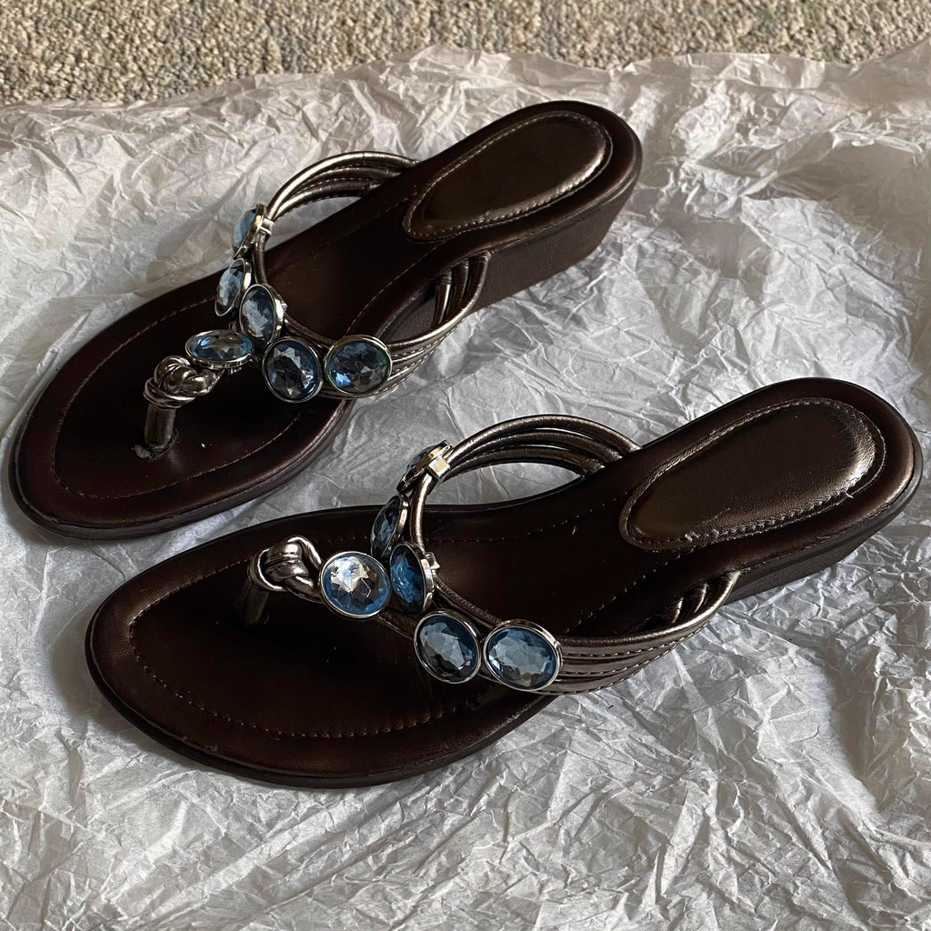 Un pas Slope Soled French Style Vintage Flip Flops