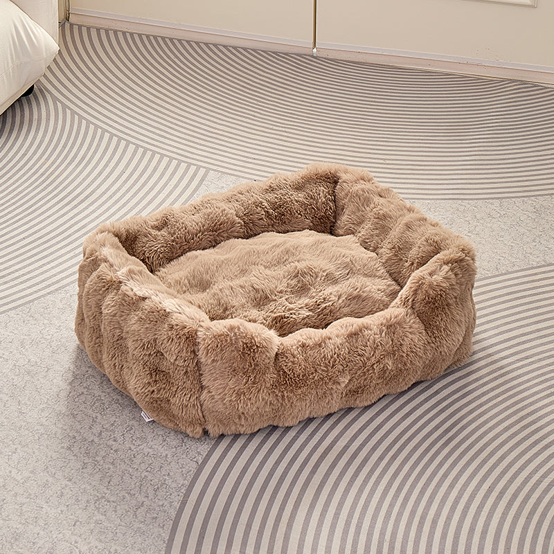 Lit carré en peluche