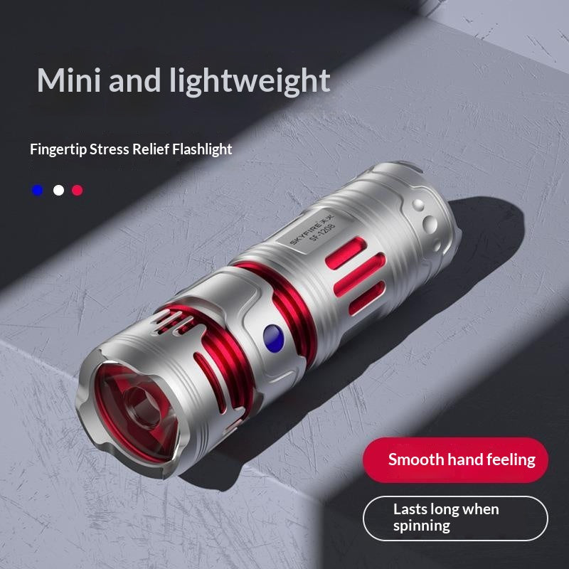 Super lumineux extérieur longue portée portable mini petite maison étudiante utilisation petite lampe de poche