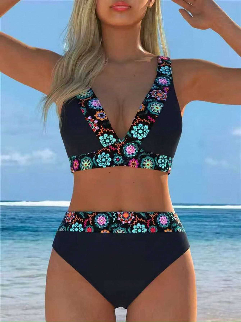 European and American-style Deux-pièces imprimé Patchwork Halter Femmes maillot de bain