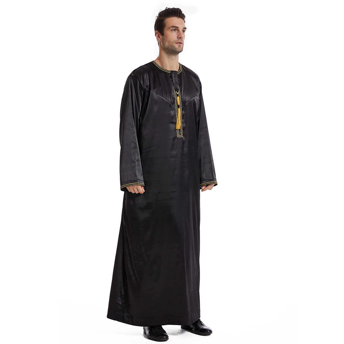 Contraste ethnique couleur robe homme