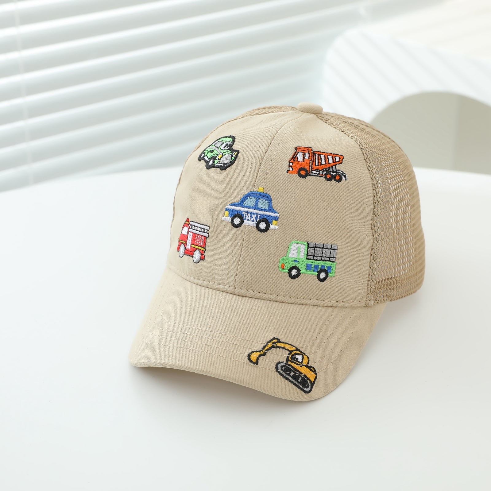 Style pour enfants Brodé modèle mixte Petite voiture avec semi-net respirant Brimmed Withou