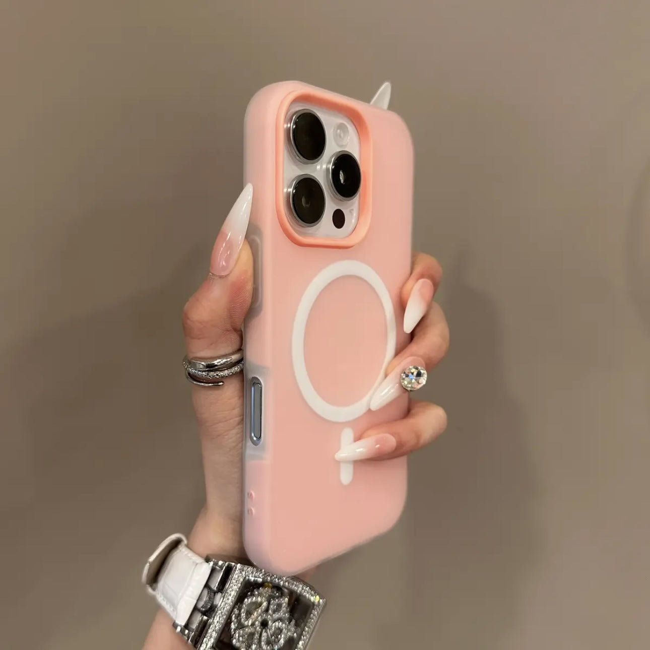 Cas de téléphone magnétique Skin-feel Minimalist