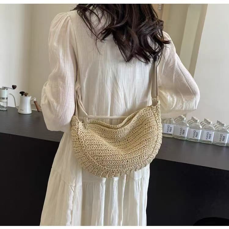 Tissé à la main Seaside Casual Getaway Relaxed Vibe Dumpling-style Woven Waist Bag