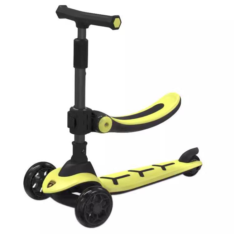 Un scooter que les enfants peuvent s'asseoir ou rouler