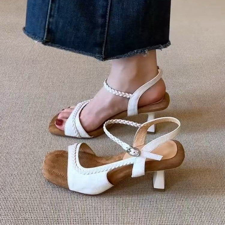 Les femmes d'été Retro One Strap Buckle Woven Square Toe Sandales ouvertes aux pieds