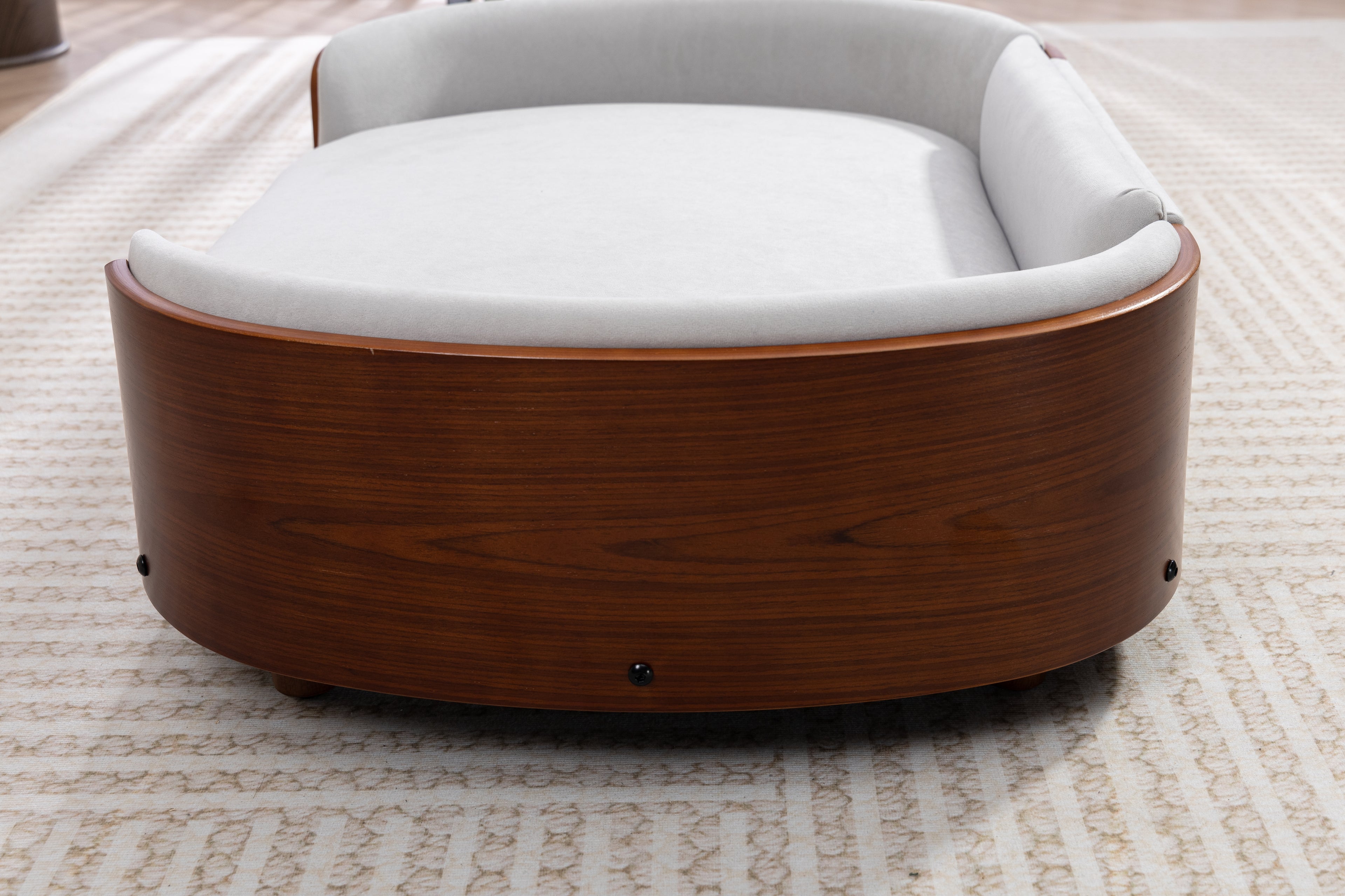 Style scandinave Lit de chien élevé Sofa Pet avec pieds en bois massif et noyer Bent Wood Bac