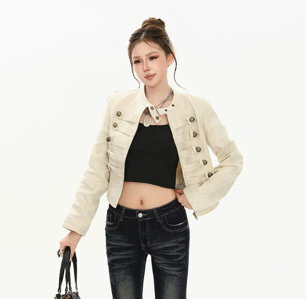 Veste en cuir court style biker vintage avec détails métalliques