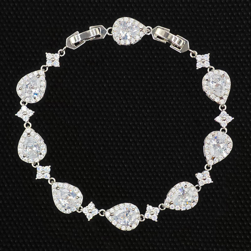 Luxury Teardrop Cubic Zirconia Bracelet Élégant en laiton Déclaration Bijoux Femmes Cock de mariage