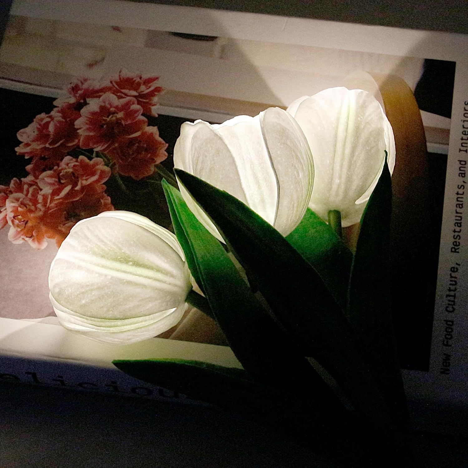 LED Simulated Tulip Night Light String pour les vases