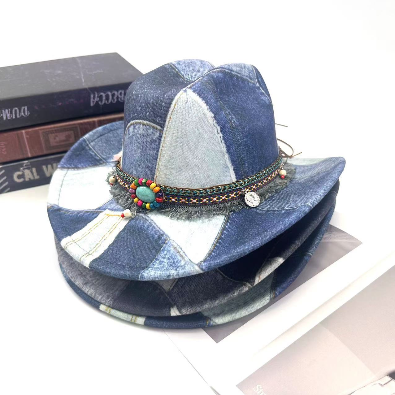 Chapeau de jazz retro décontraction couleur-bloc plat