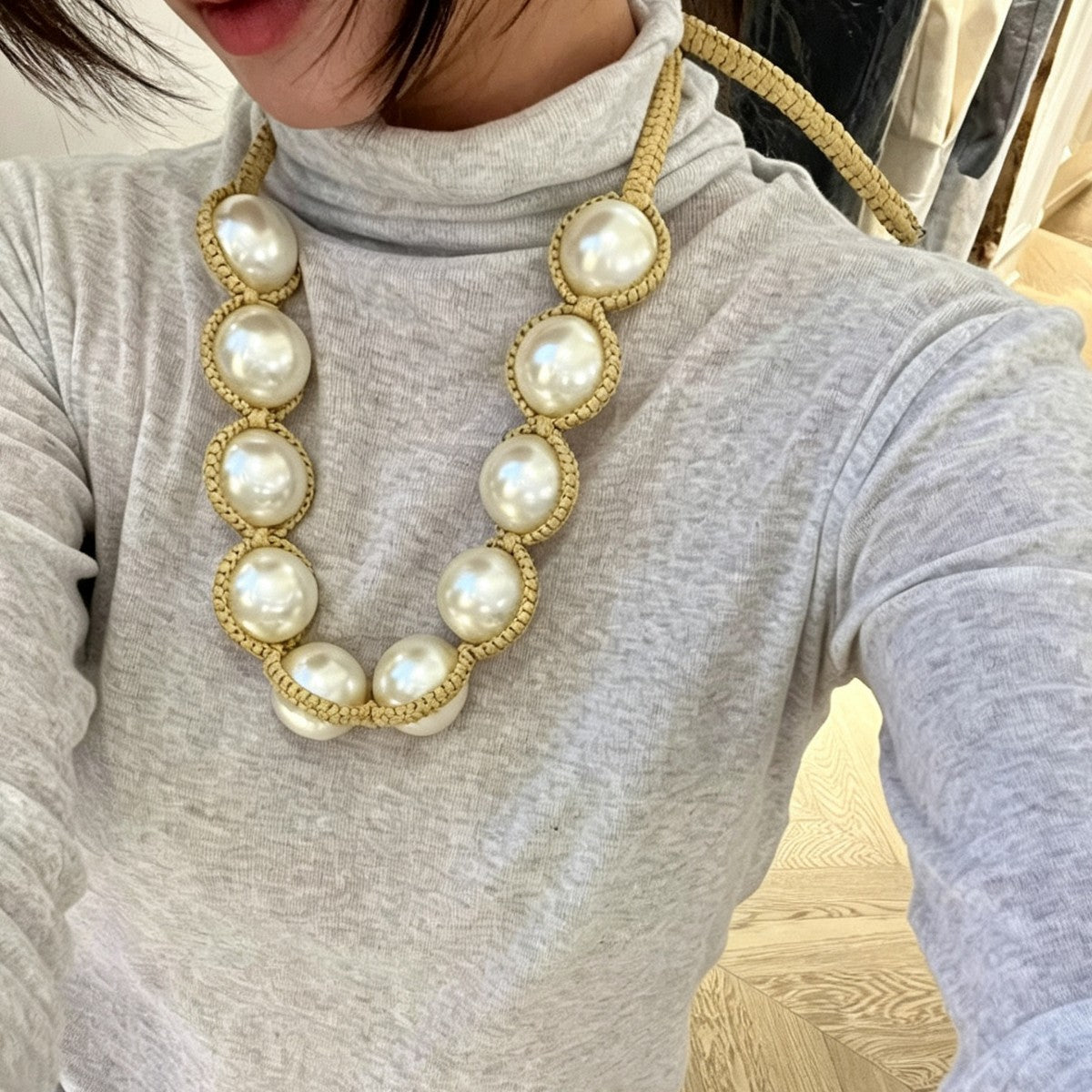 Collier tressé Pearl Raffia