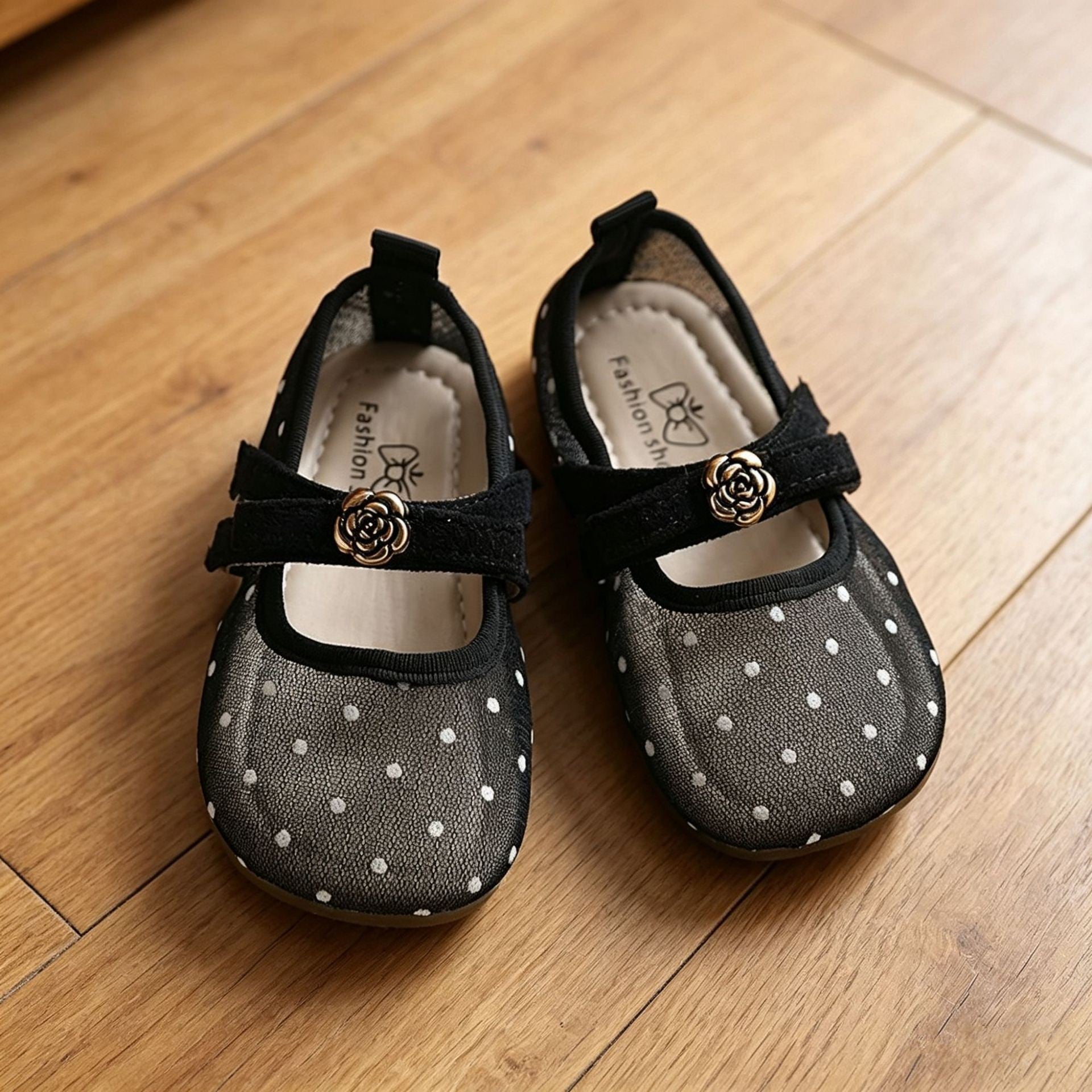 Chaussure simple pour les filles et les enfants