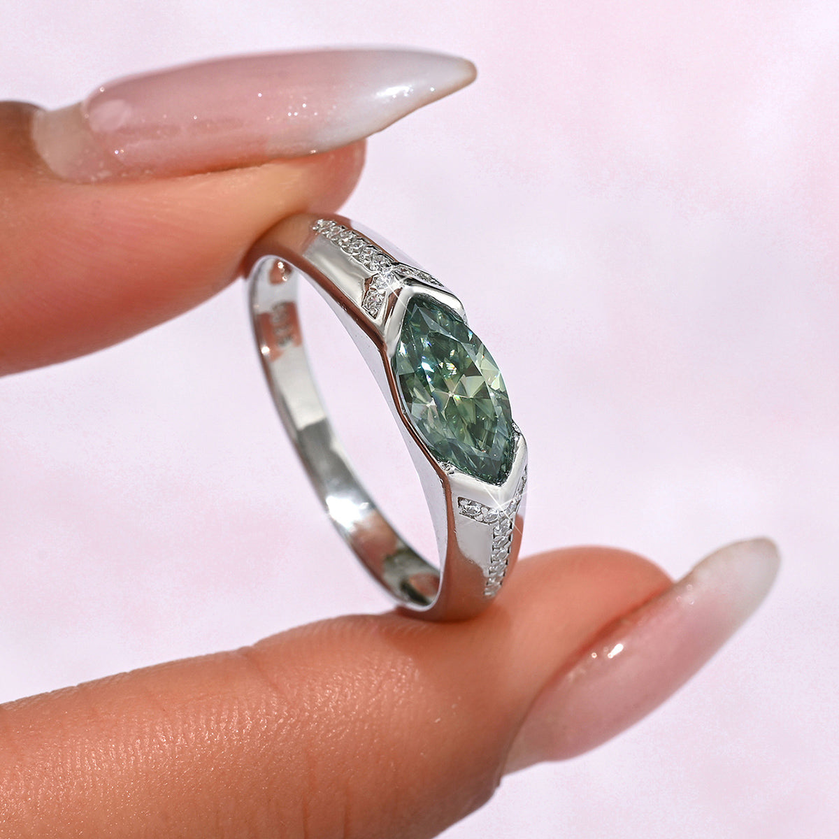 S925 Argent Sterling Marquise 5x10mm Moissanite Anneau D Couleur VVS1 Bande de pave Certifié GRA