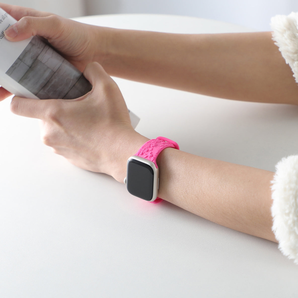 Bracelet de montre en silicone rose embossé