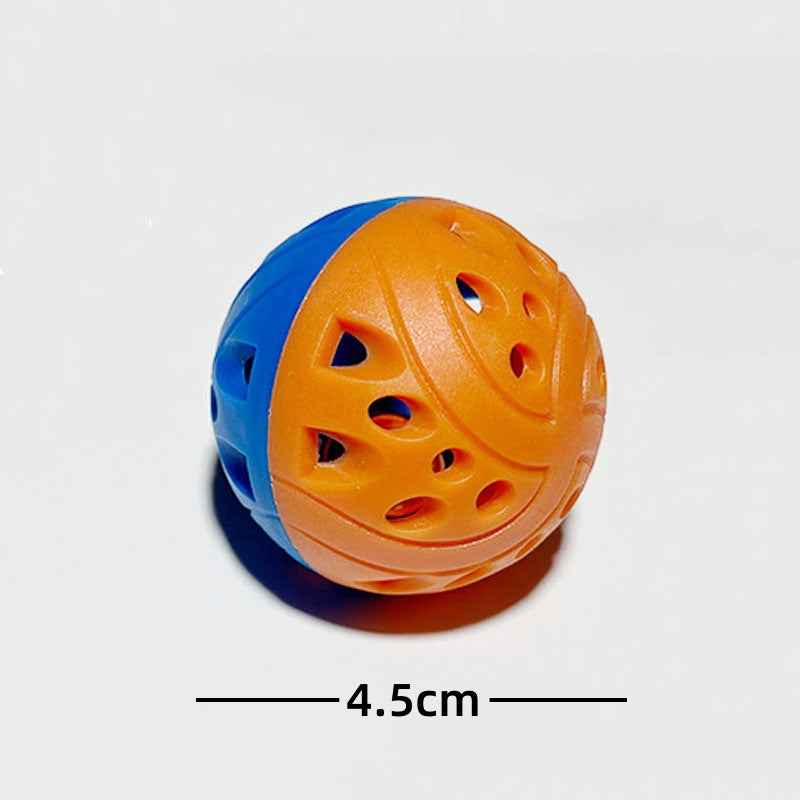 Balle de teasing de chat en plastique coloré Mesh Hollow Sound
