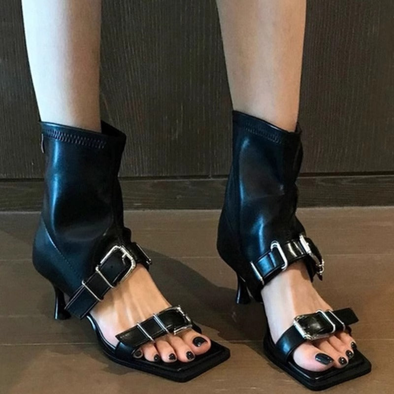 Sandales à sangle unique à la mode