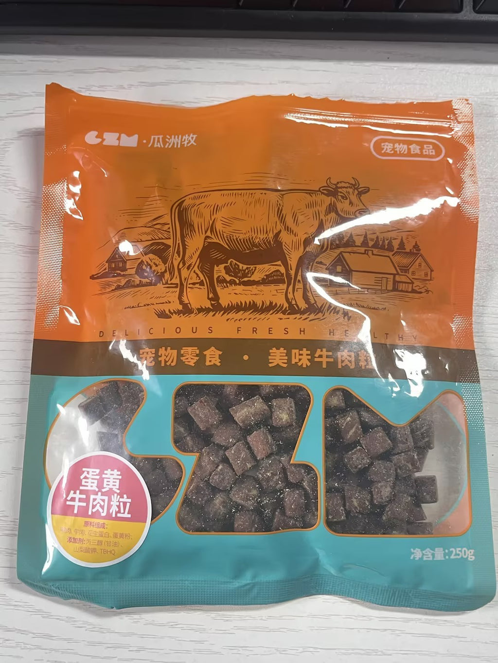Chien traite des bittes de boeuf pour chiots Petits chiens Teddy Poodle