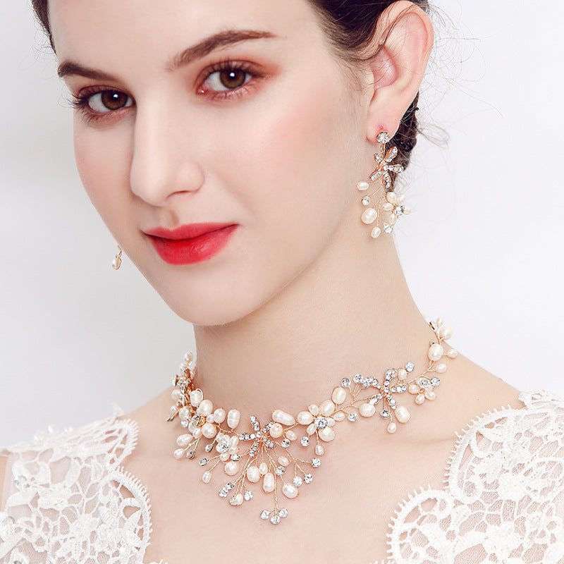 Collier perle et boucle d'oreille ensemble