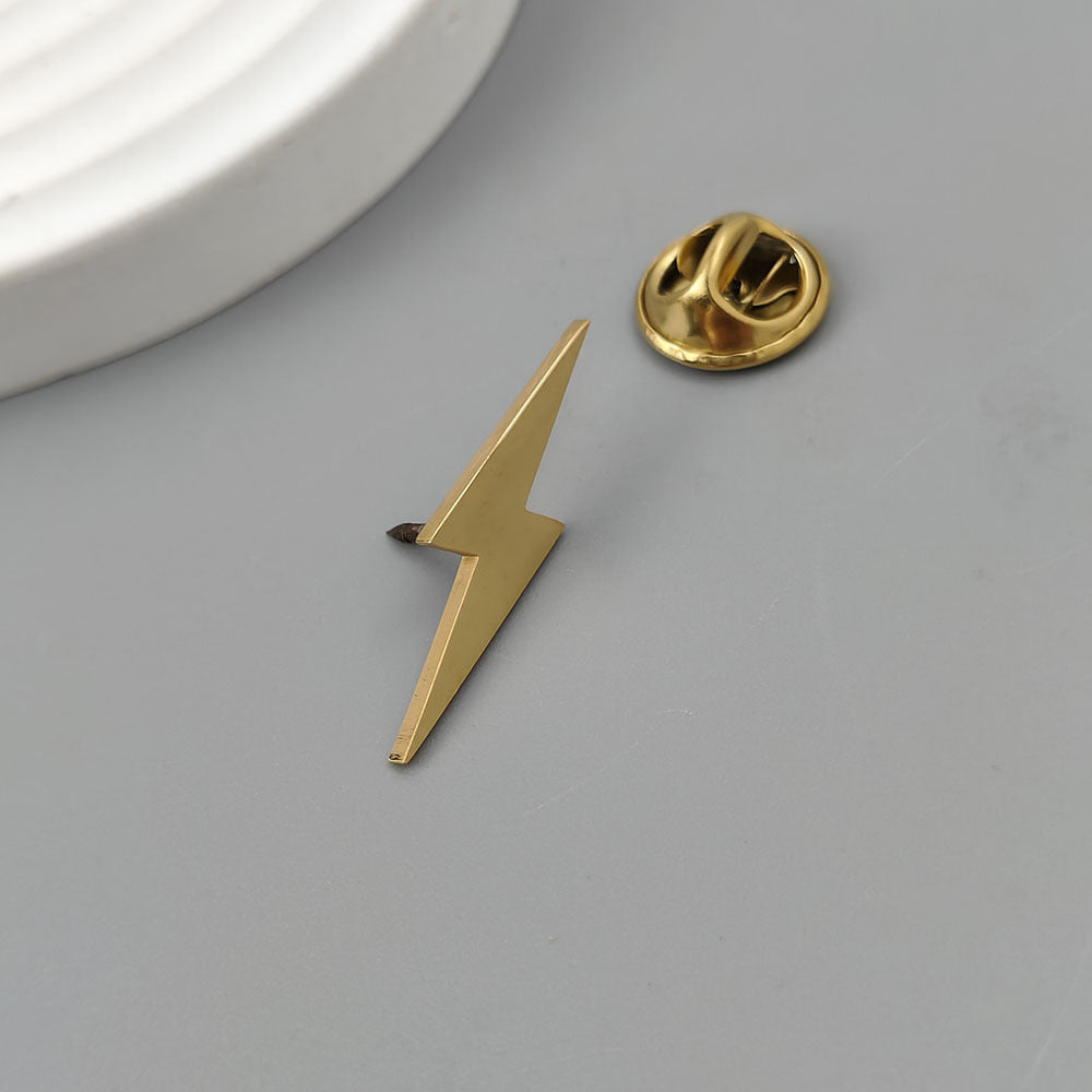 Broch plat en forme de foudre